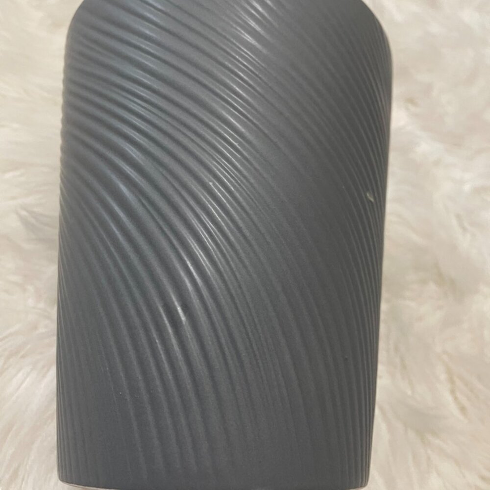 6 inch tall, 5.5 inch opening Gray ceramic planter pot - Picture 10 of 10